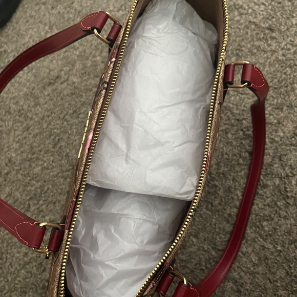 NWOT COACH Gallery Cherry Print Tote 2025 - Picture 4 of 6